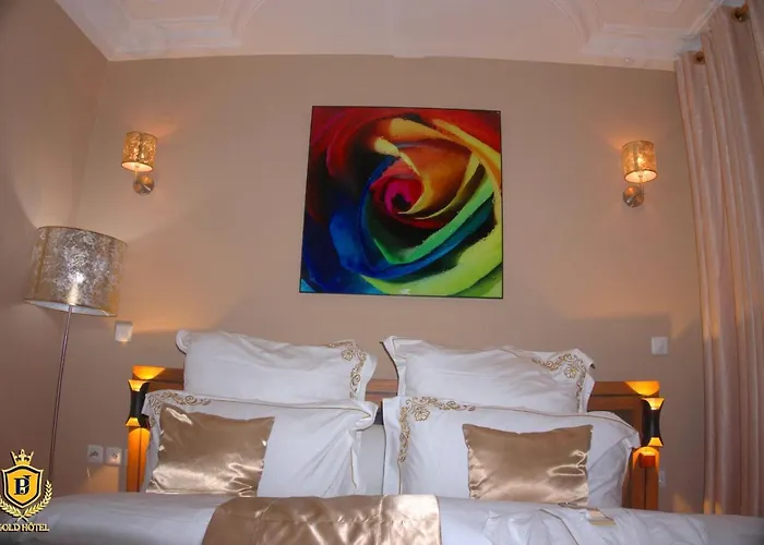 Gold Hotel