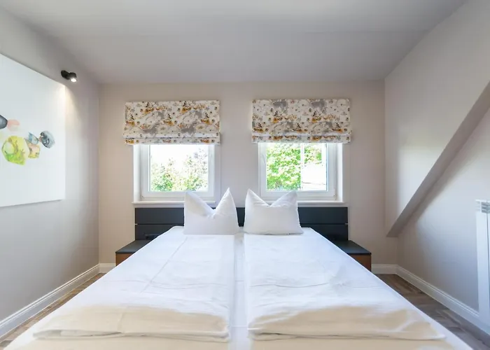 2H Horizon Hotel