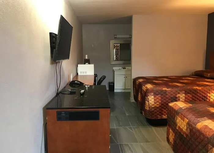 Budget Inn & Suites