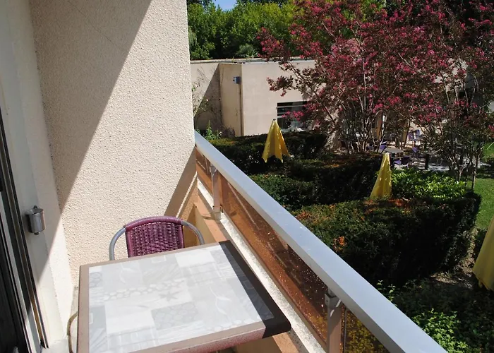 Logis Hotel & Restaurant Le Fleurance