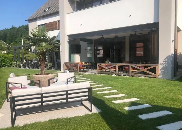 Na Vasi Restavracija In Prenocisca