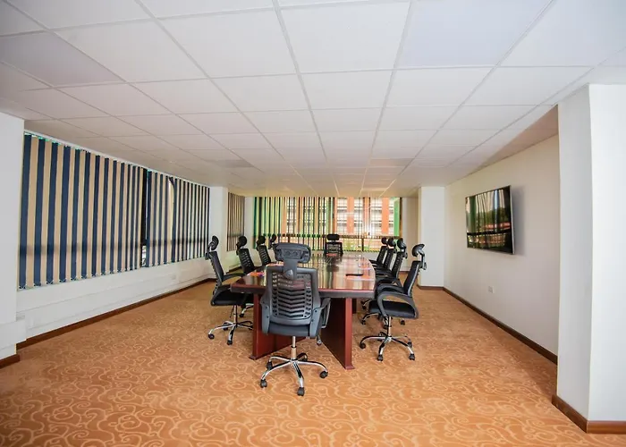 The Crossroads Hotel, Westlands
