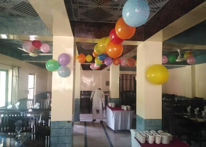 Awais Hotel And Restaurant Rawlakot