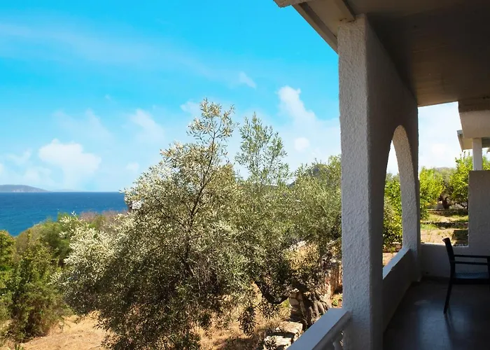 Phaistos Hotel