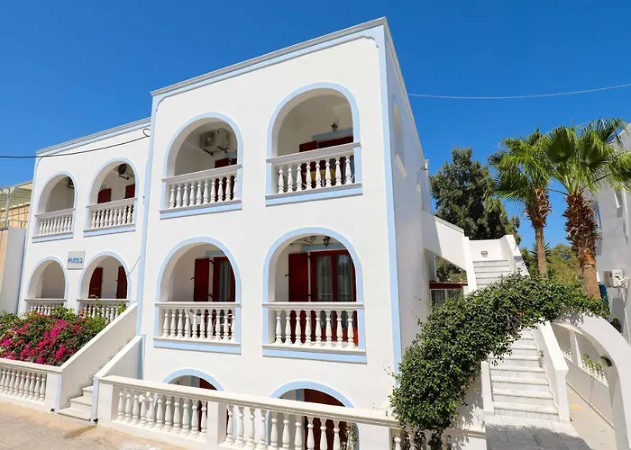 Finikas Santorini