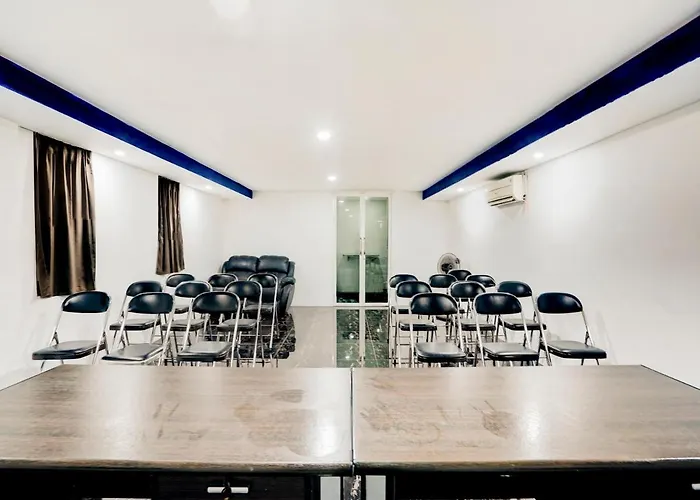 Lg Hotel Jember By Calli Rooms
