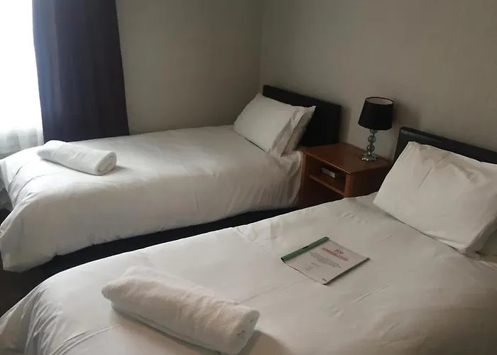 Albert And Victoria Hotel