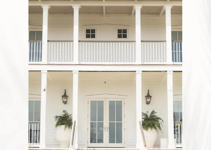 Oyster Bay Boutique Hotel