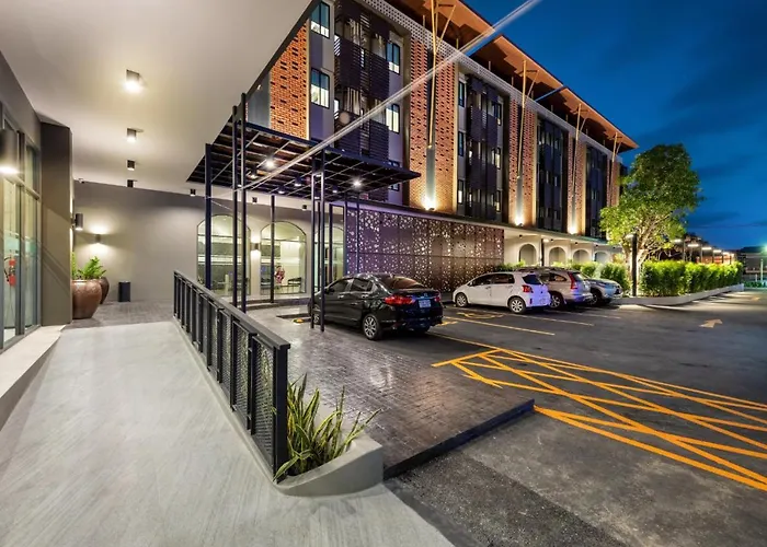 Plaai Plus Hotel Rayong โรงแรมพลาย พลัส ระยอง
