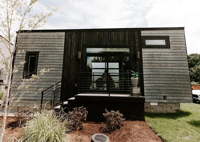 Ironwood Grove, Tiny House Hotel