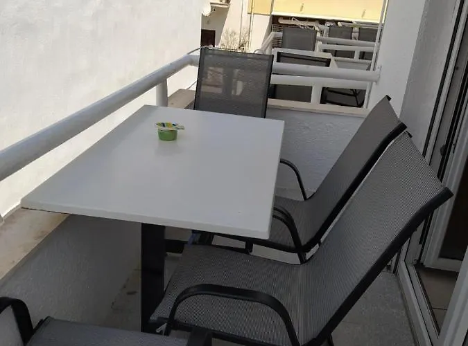 Afroditi Haus Sarti