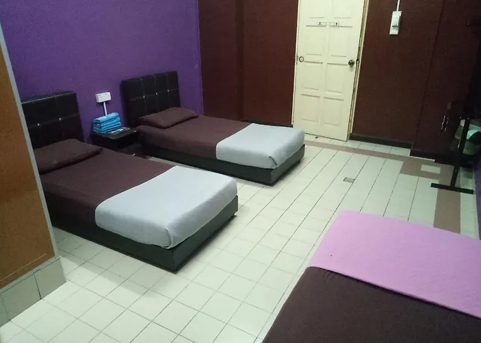 Kuala Besut Jetty Budget Hotel Ain - In Front Of Kuala Besut Jetty