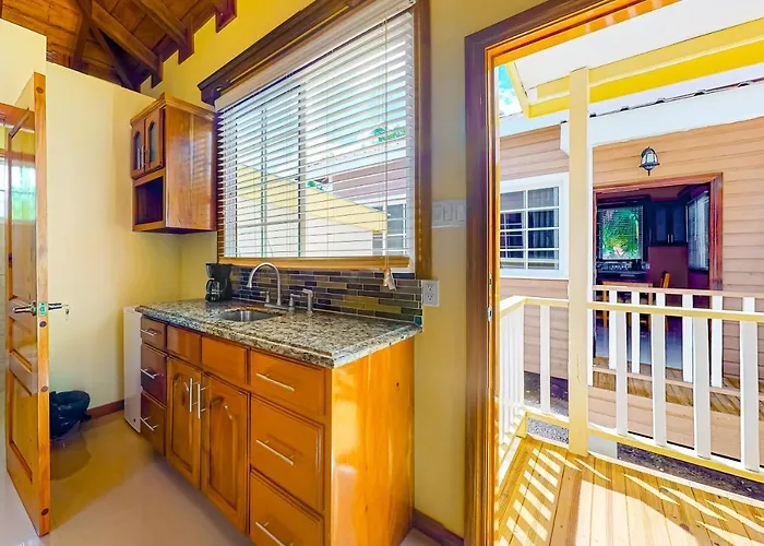 Fla At Hummingbird Estate Gold Standard Certified