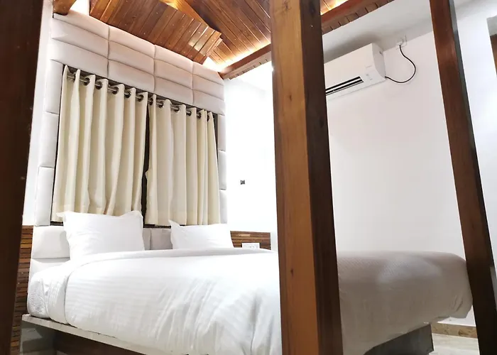 Krishna'S Wood Villas