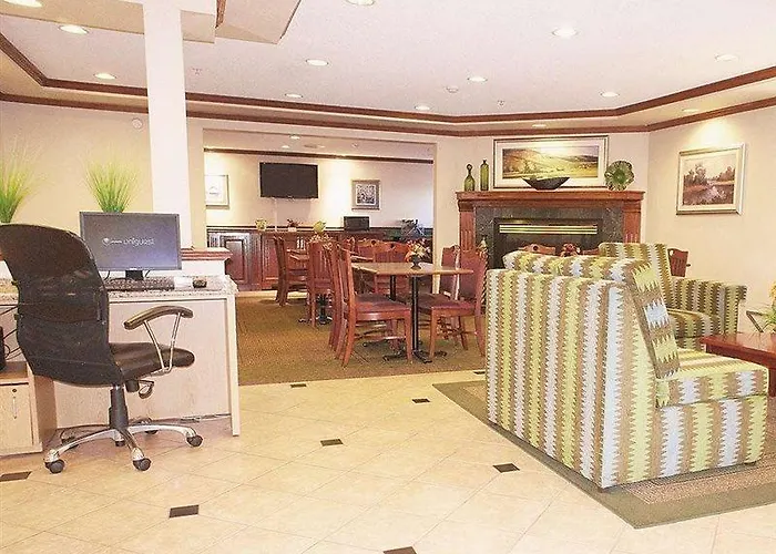 La Quinta Inn By Wyndham Milwaukee West Brookfield