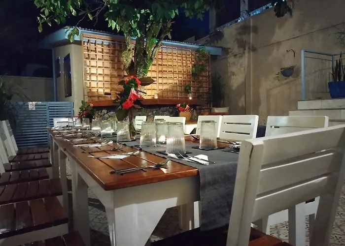 Cole Street Guesthouse