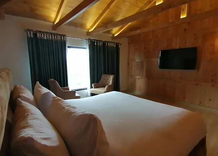 Raees Khana Hotel
