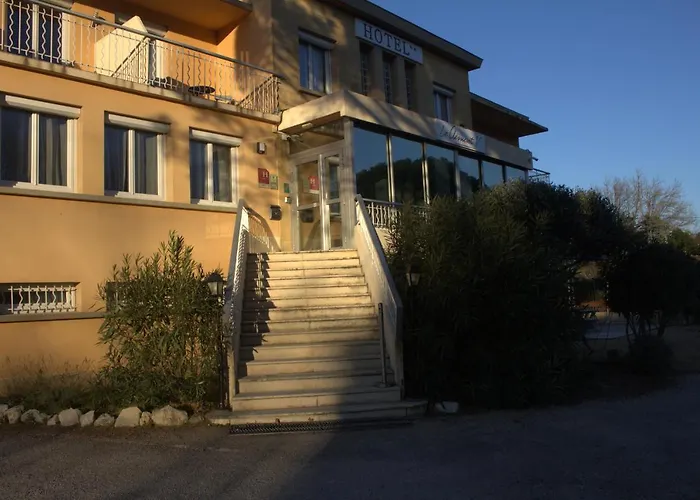 Logis Hotel Le Clement V