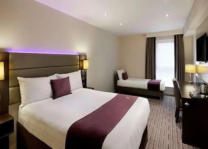 Premier Inn Woking West - A324