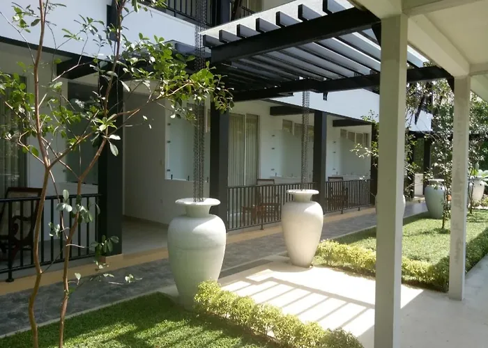 Garden Beach Hotel Kalutara