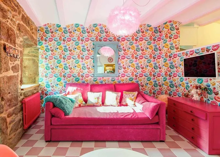La Suite Años 50. La casa Barbie. Bañera, chimenea