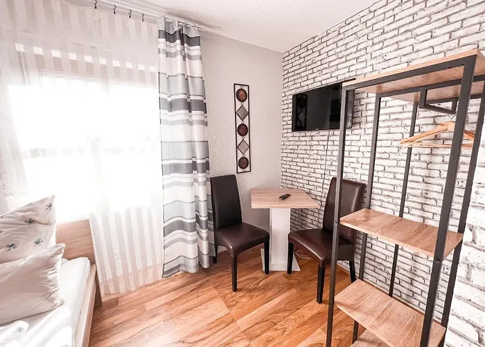 Landhotel "Schwarzach Am Main"