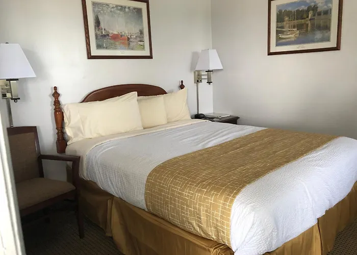 Travelodge By Wyndham Cape Cod Area