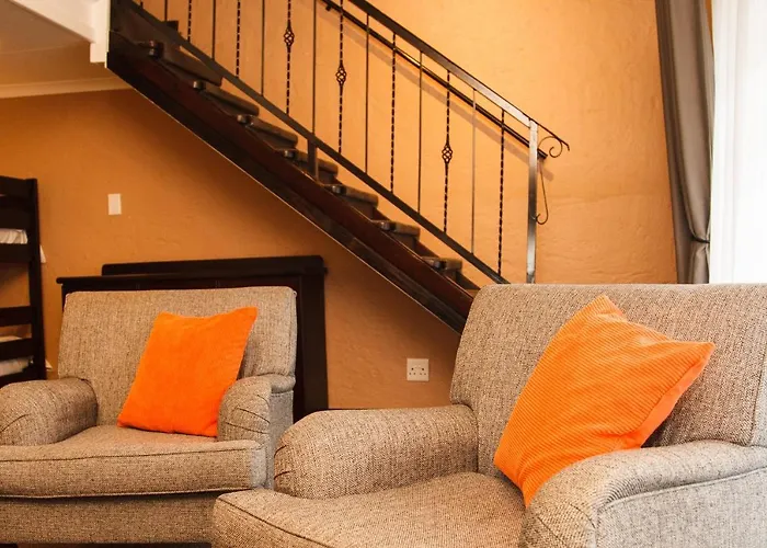 Mount Sheba Rainforest Hotel, Restaurants & Hiking