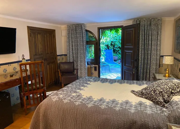 Hotel Rural Albamanjon