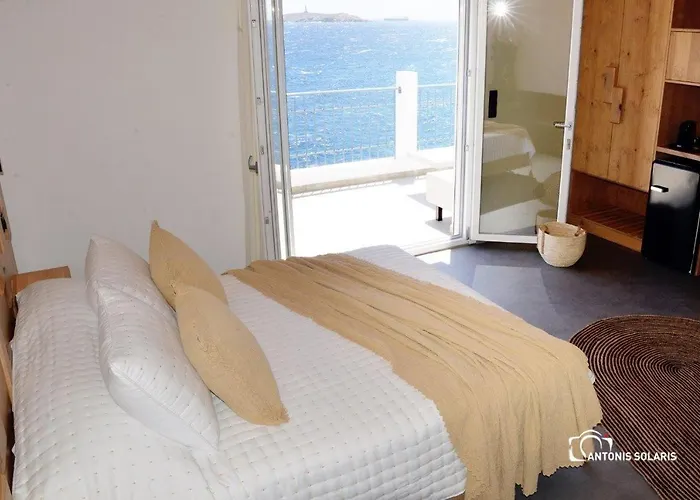 Nisaki Hotel & Elite Suites