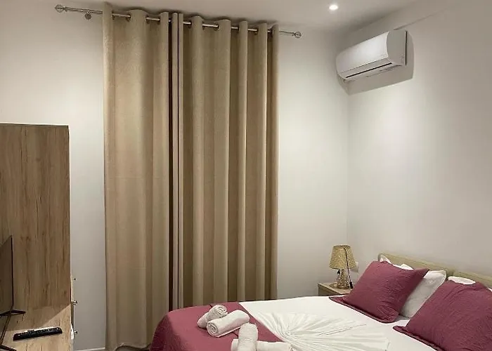 Deni'S Hotel