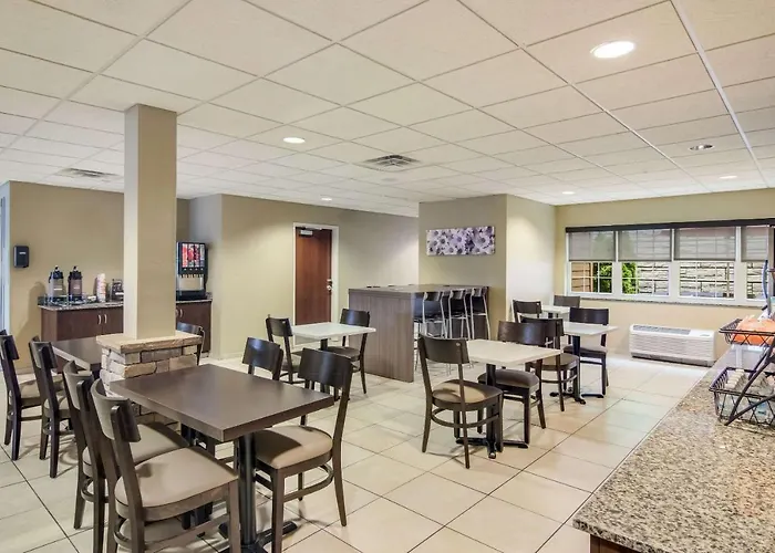 Sleep Inn & Suites Steubenville At The University