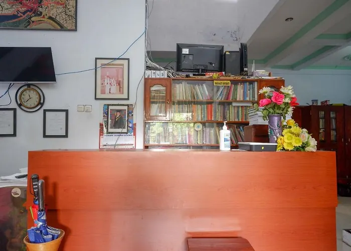 Reddoorz Syariah Near Rs Mitra Siaga