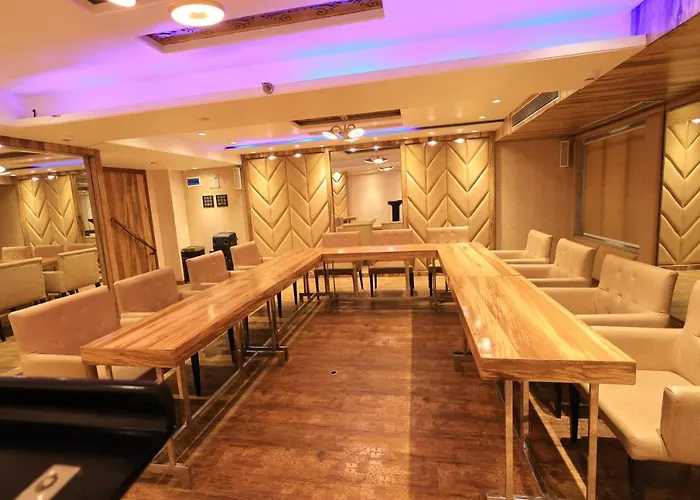 Hotel Rs Exclusive Stay & Fine Dine - Near To Akola Junction
