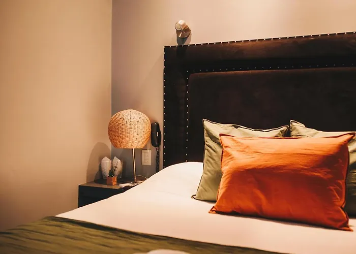 LG Golden Suites