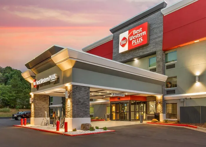 Best Western Plus Cleveland Inn&Suites