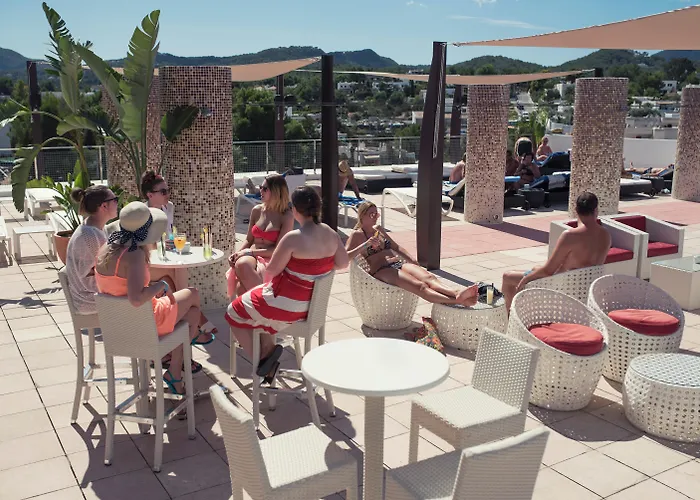 Azuline Hotel Bergantin
