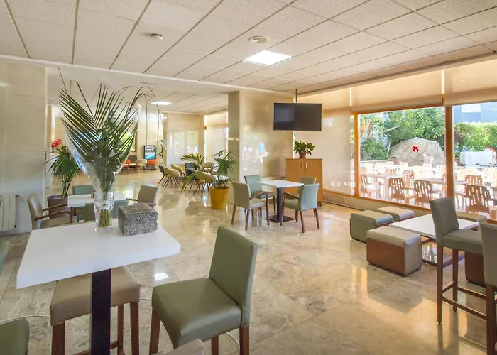 Apartamentos La Era Park