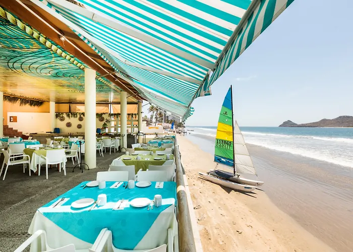 Costa De Oro Beach Hotel