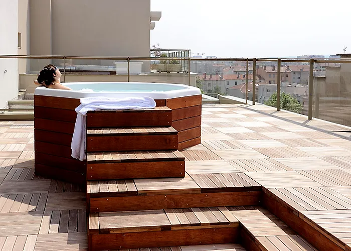 Lagrange Aparthotel Lyon Lumiere