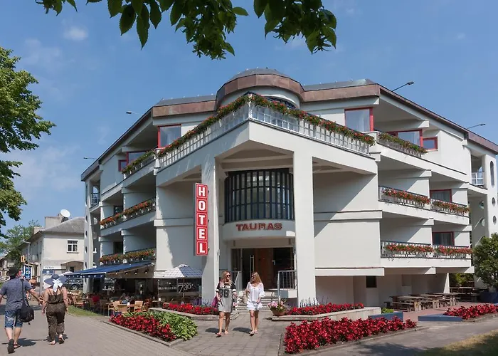 Tauras Center Hotel