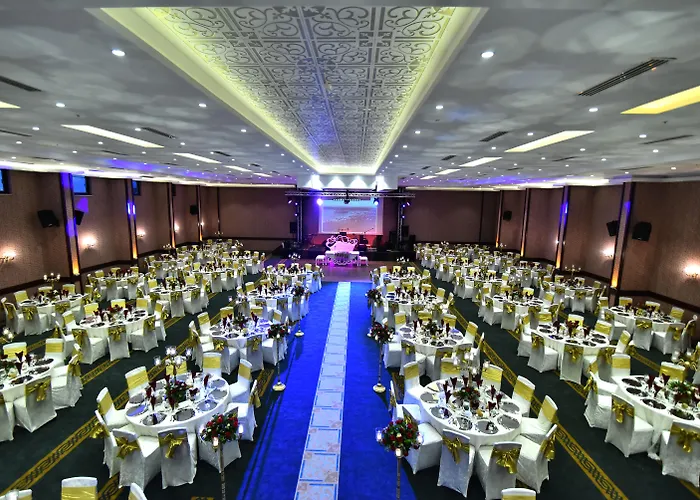 Azka Otel