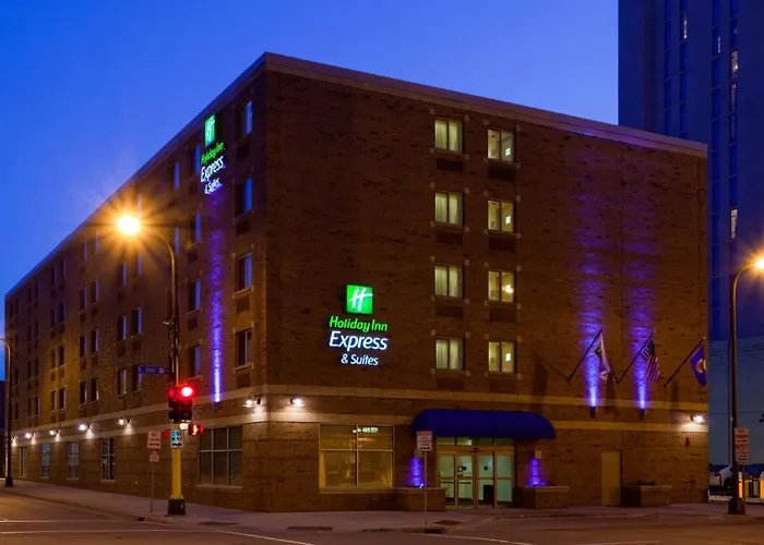 Holiday Inn Express Hotel & Suites Minneapolis-Downtown Convention Center By Ihg