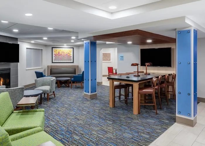 Holiday Inn Express & Suites Colorado Springs-Airport By Ihg