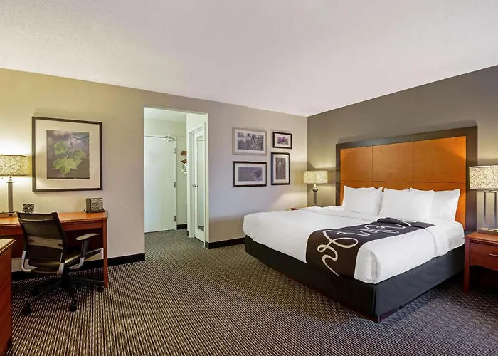 La Quinta By Wyndham Harrisburg Airport Hershey