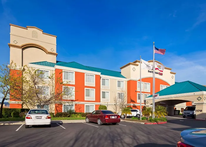 Best Western Plus Airport Inn & Suites
