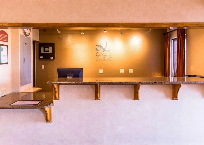 Quality Inn & Suites University