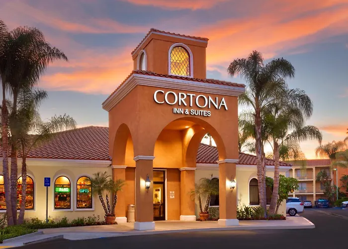Cortona Inn And Suites Anaheim Resort