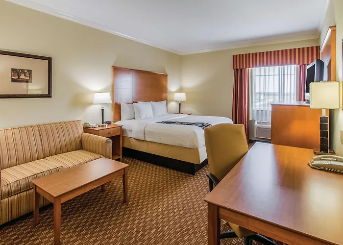 La Quinta By Wyndham Bridgeport