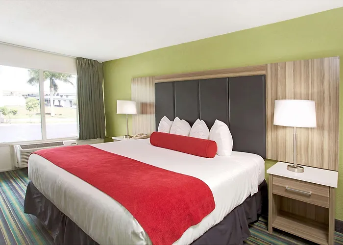 Ramada By Wyndham Fort Lauderdale Airport/Cruise Port